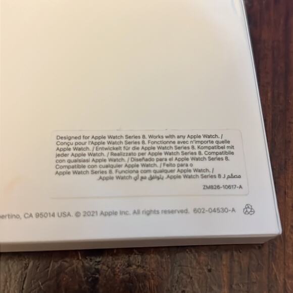 Apple Watch 8 Band NIB M/L - Picture 5 of 5